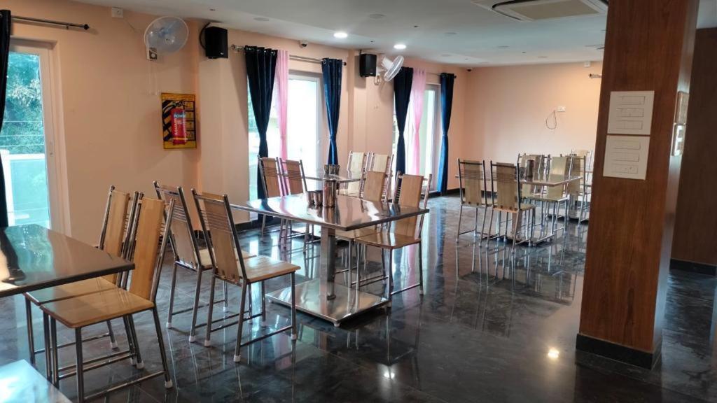 Hotel Madigai Tańdźawur Zewnętrze zdjęcie